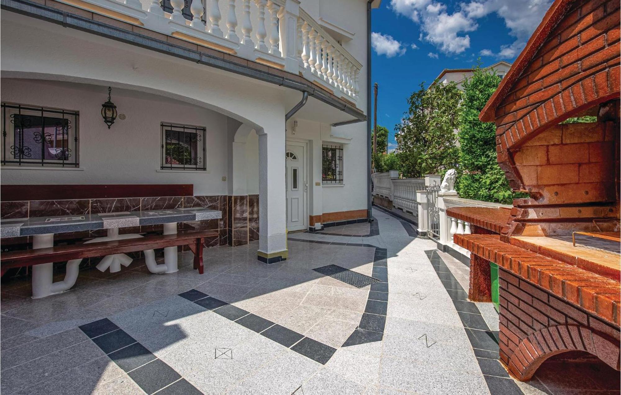 1 Bedroom Cozy Apartment In Crikvenica Exteriér fotografie
