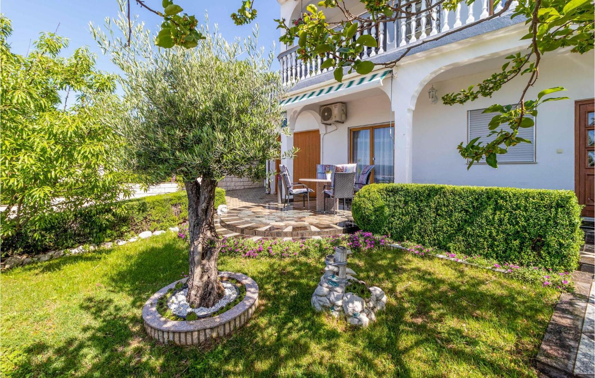1 Bedroom Cozy Apartment In Crikvenica Exteriér fotografie